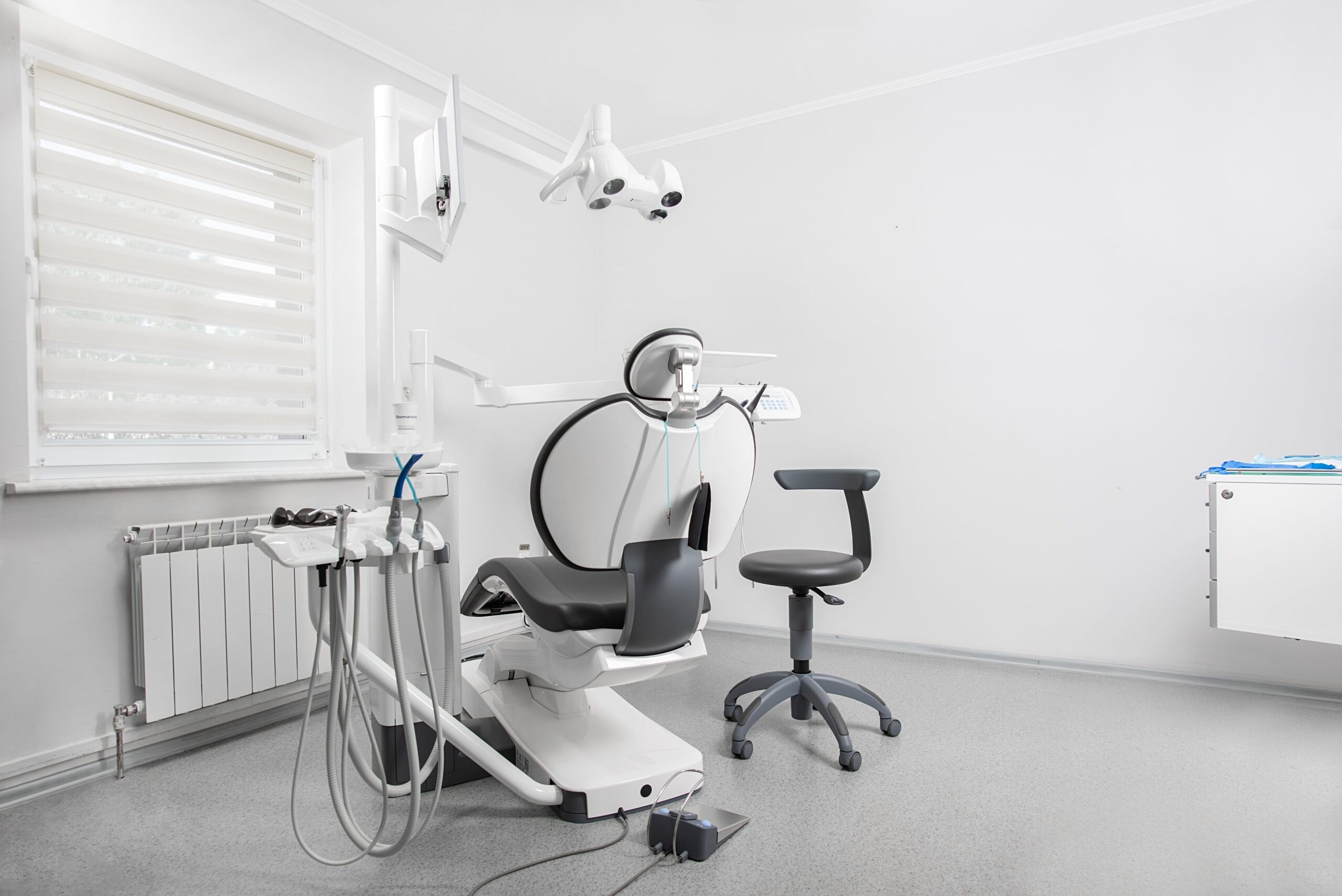 pexels-mm-dental-9062525